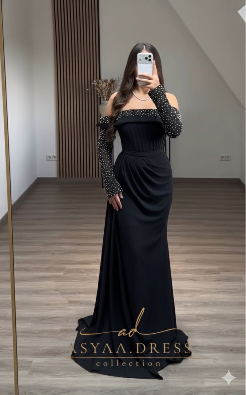 Turkish Evening Dress – Dail Fabric with Pearl Embellishments