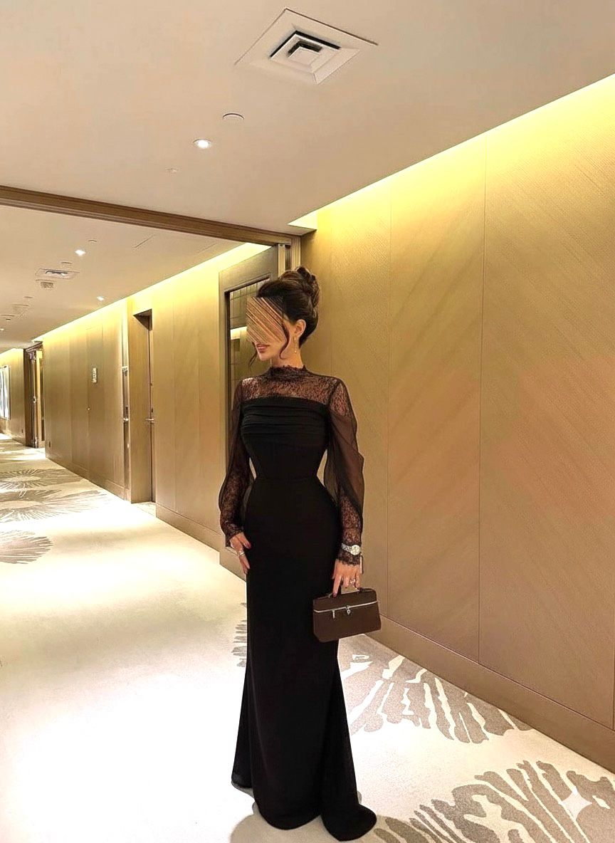 Turkish Evening Dress – Velvet, Satin & Luxury Lace