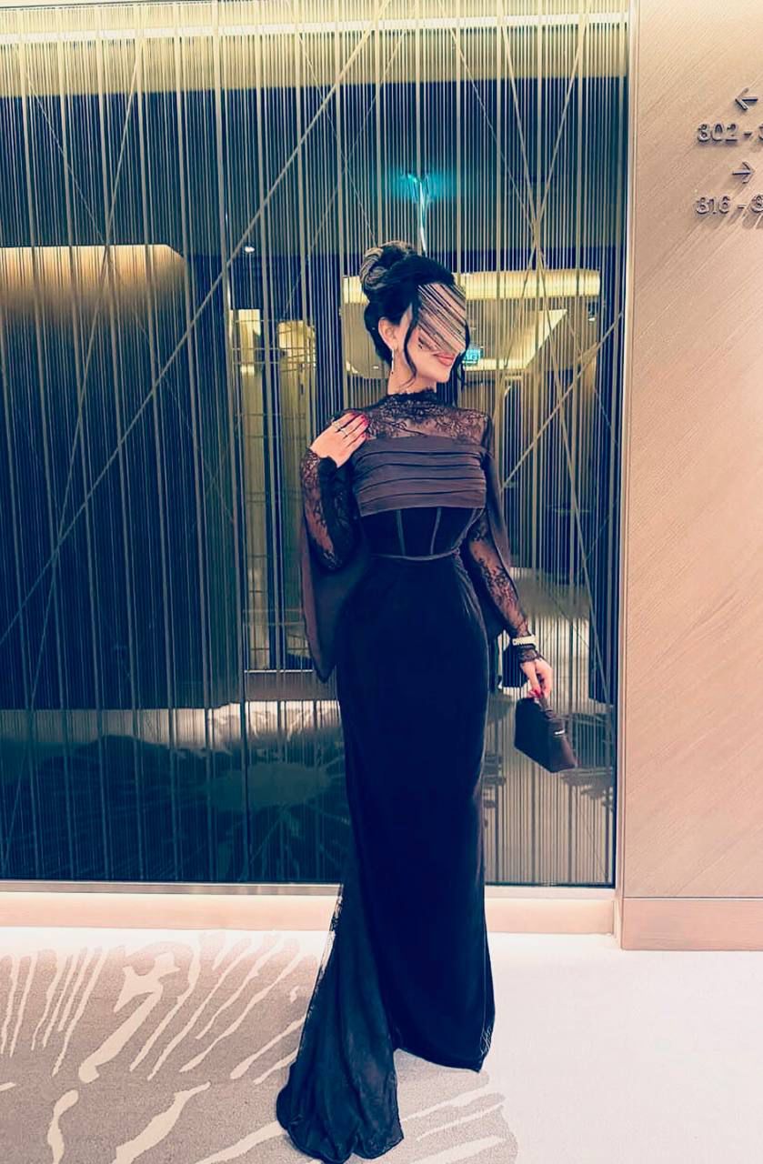 Turkish Evening Dress – Velvet, Satin & Luxury Lace