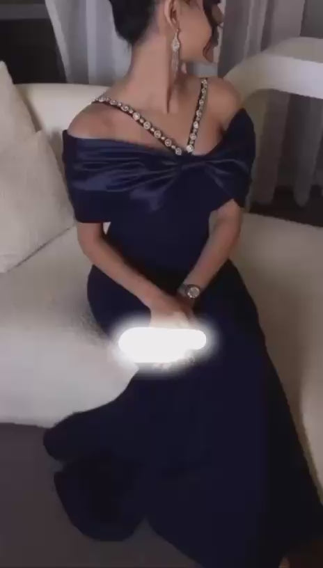 Turkish Evening Dress – Satin Collar & Double Fabric with Pearl Neck Detail